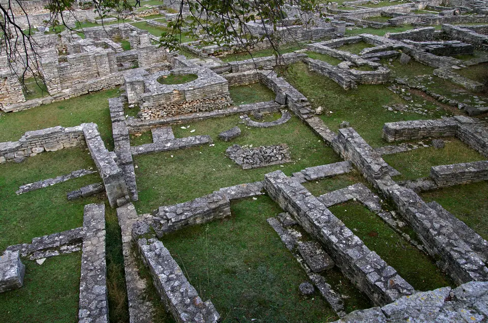 an aerial view of the ruins of the ancient city of pompei — Cancún