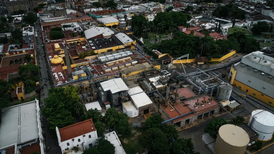 an aerial view of a city with lots of buildings — Guadalajara