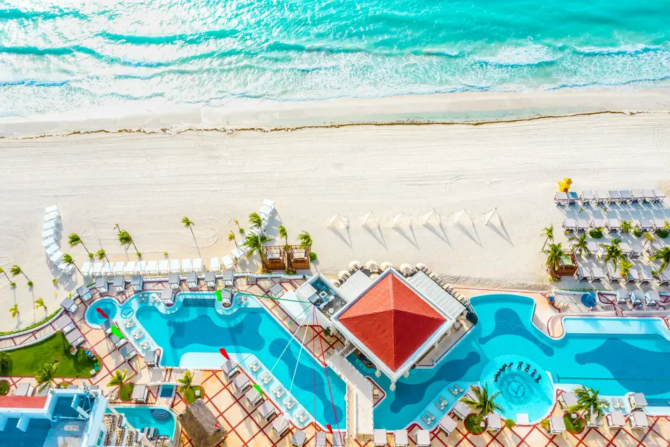 aerial view of swimming pool — Isla Mujeres