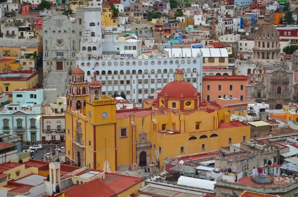 a city with many buildings — San Miguel de Allende